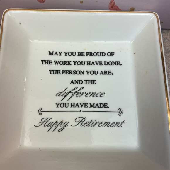 Brand new retirement gift box for her - Picture 3 of 9